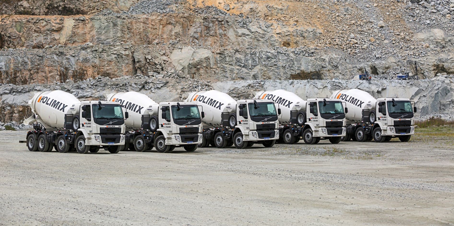 Frota BAZAMIX – 6 Caminhões Betoneira